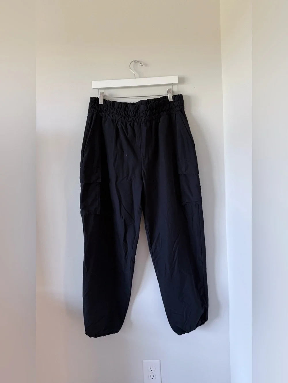 Fabletics Lightweight Cargo Jogger Women XL Navy Blue Athletic Casual Travel